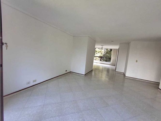 Apartamento de 3 alcobas en venta en Oviedo, Medellín, 147 m² · foto 13 de 14