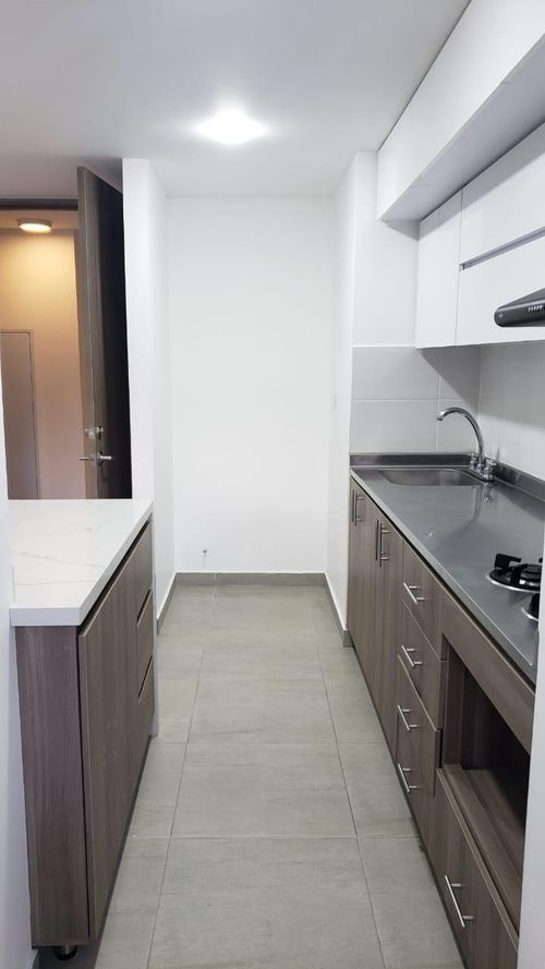 Apartamento de 3 alcobas en venta en El Porvenir, Itagüí, 69 m² · foto 7 de 24