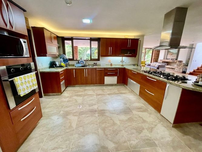 Casa de 5 alcobas en arriendo en Llano Grande, Rionegro, 400 m² · foto 12 de 24