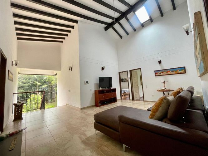 Casa de 5 alcobas en arriendo en Llano Grande, Rionegro, 400 m² · foto 15 de 24