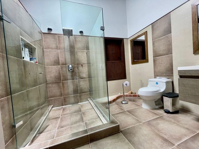 Casa de 5 alcobas en arriendo en Llano Grande, Rionegro, 400 m² · foto 18 de 24