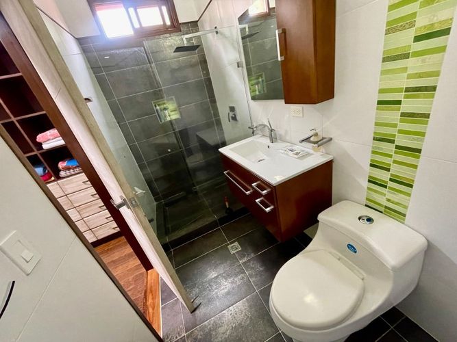 Casa de 5 alcobas en arriendo en Llano Grande, Rionegro, 400 m² · foto 19 de 24