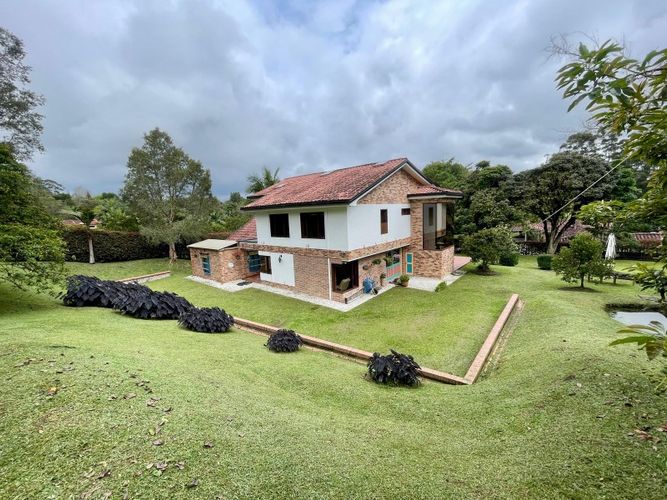 Casa de 5 alcobas en arriendo en Llano Grande, Rionegro, 400 m² · foto 24 de 24