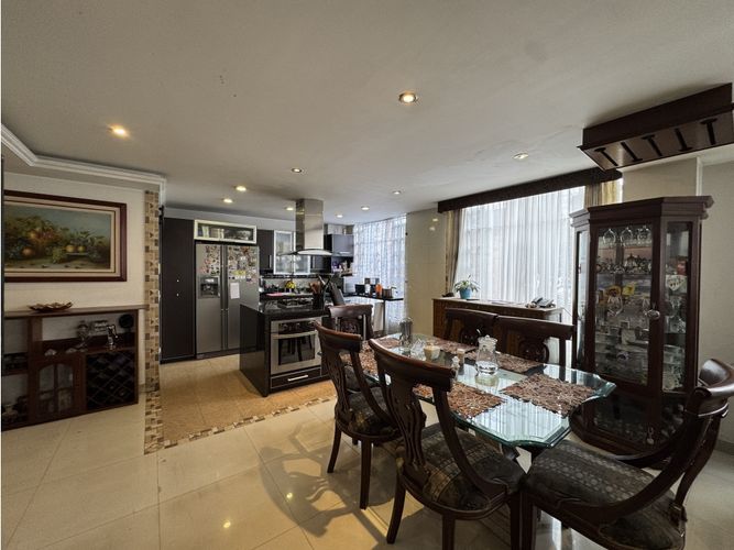 Casa de 5 alcobas en venta en La Esmeralda, Bogotá, 337 m² · foto 5 de 24