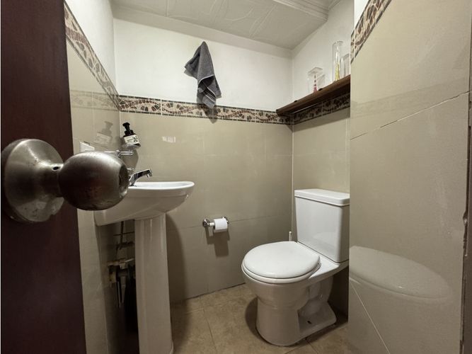 Casa de 5 alcobas en venta en La Esmeralda, Bogotá, 337 m² · foto 12 de 24