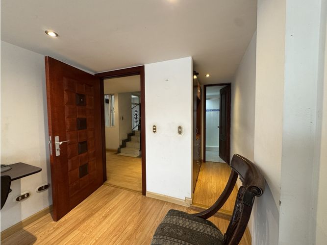 Casa de 5 alcobas en venta en La Esmeralda, Bogotá, 337 m² · foto 16 de 24