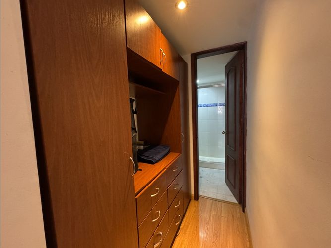 Casa de 5 alcobas en venta en La Esmeralda, Bogotá, 337 m² · foto 17 de 24
