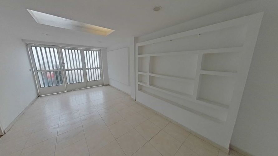 Casa de 6 alcobas en venta en Ub. Techo Bavaria, Bogotá, 162 m² · foto 2 de 19