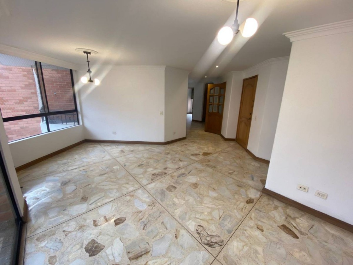 Apartamento en arriendo en Laureles, Medellín · foto 5 de 24