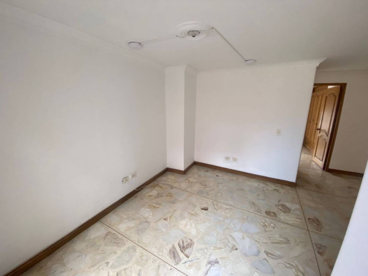 Apartamento en arriendo en Laureles, Medellín · foto 9 de 24