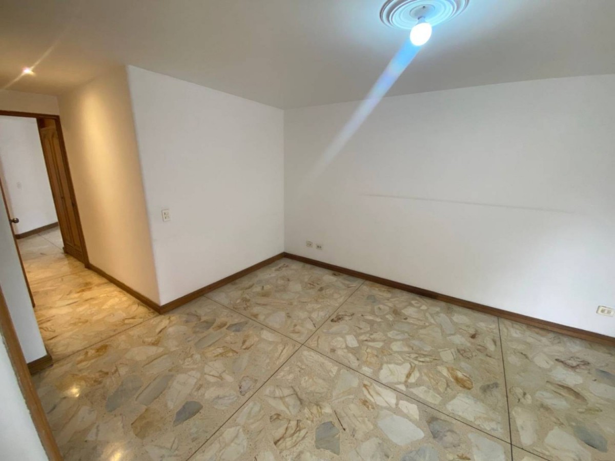 Apartamento en arriendo en Laureles, Medellín · foto 10 de 24