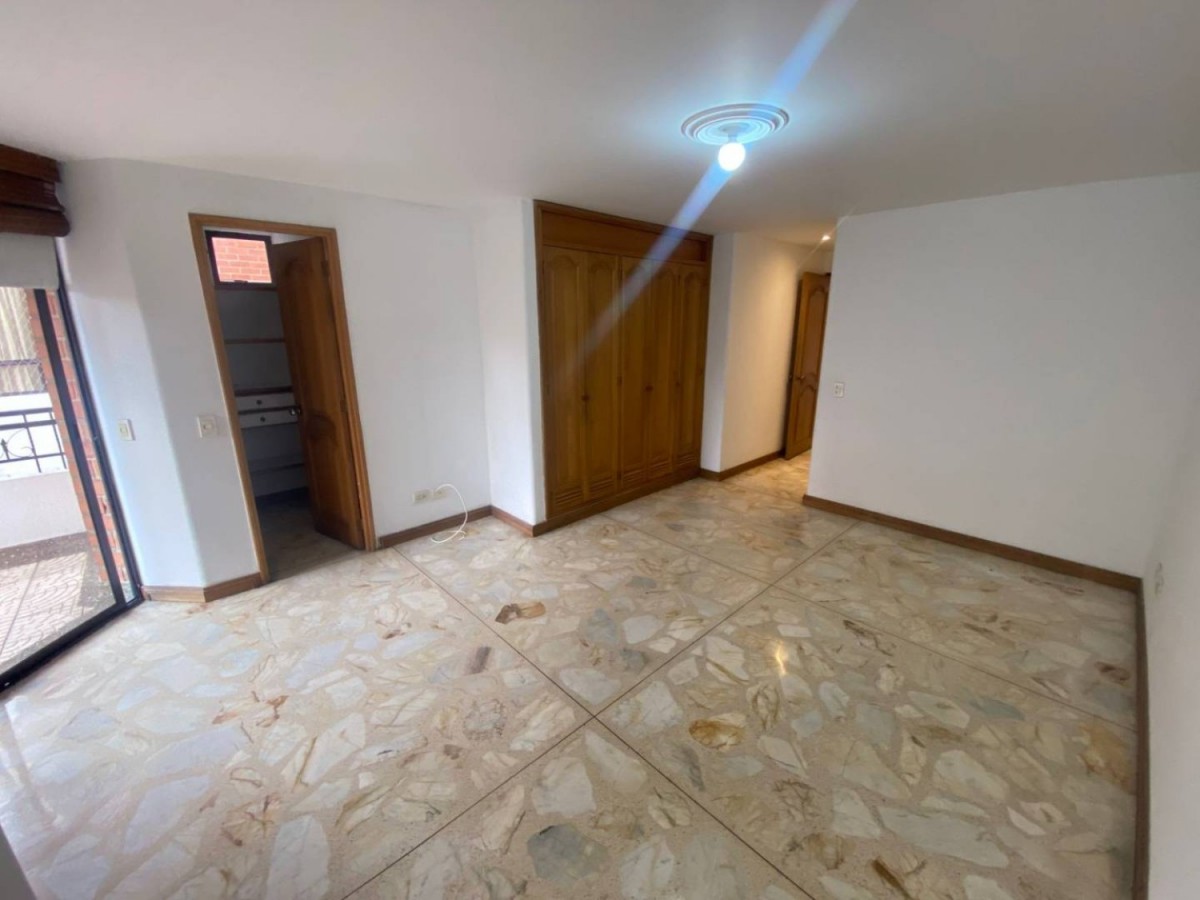 Apartamento en arriendo en Laureles, Medellín · foto 13 de 24