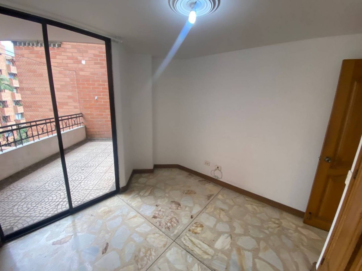 Apartamento en arriendo en Laureles, Medellín · foto 18 de 24