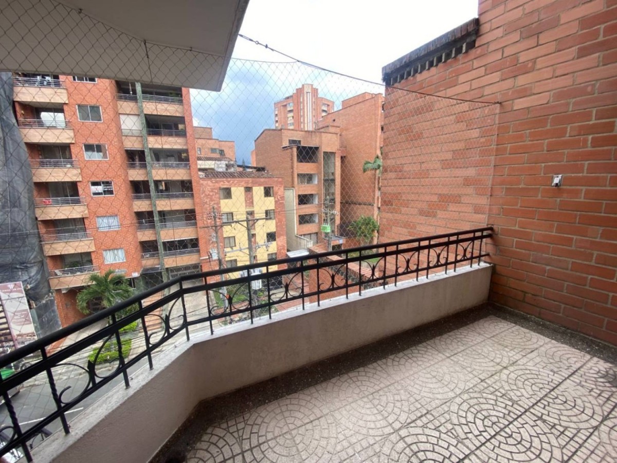 Apartamento en arriendo en Laureles, Medellín · foto 19 de 24