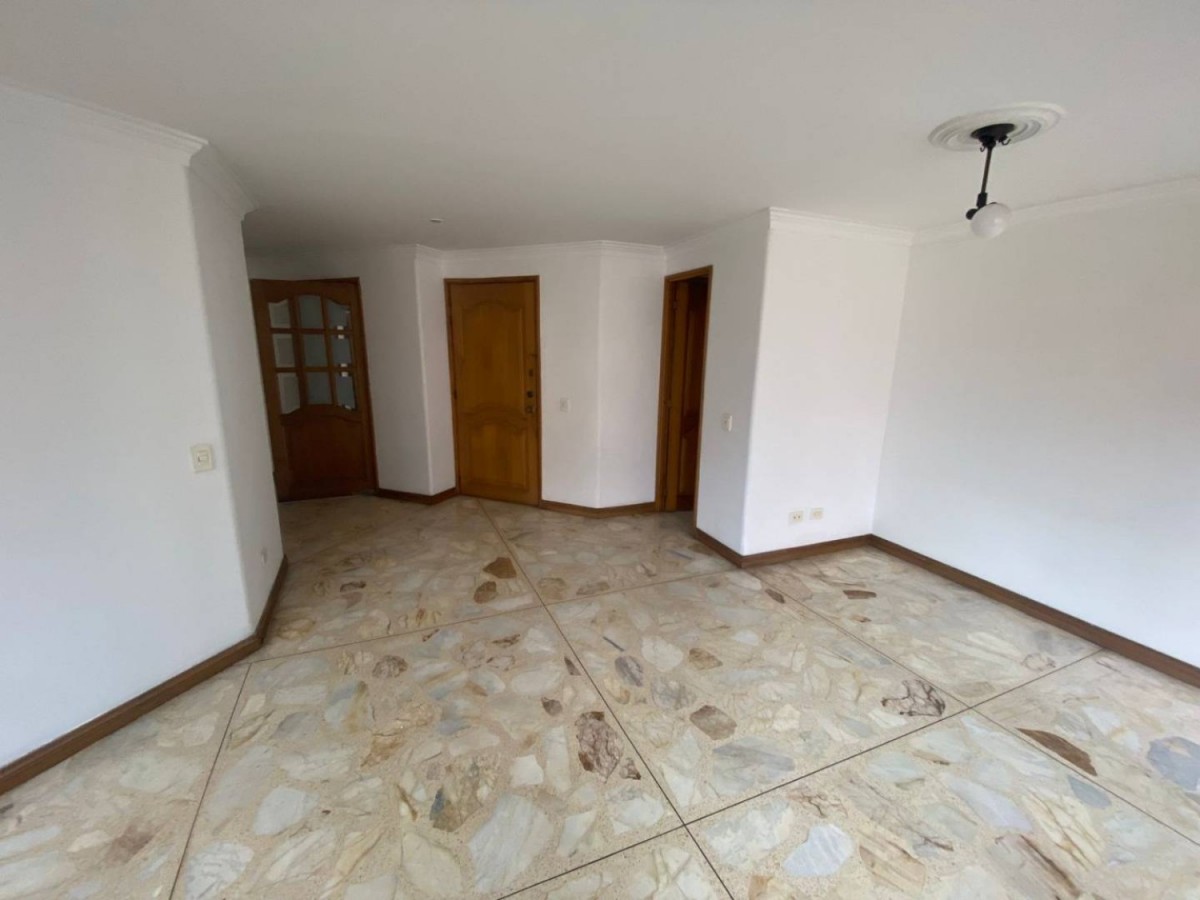 Apartamento en arriendo en Laureles, Medellín · foto 21 de 24