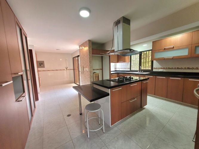 Casa de 5 alcobas en venta en Ciudad Jardin, Cali, 465 m² · foto 10 de 24