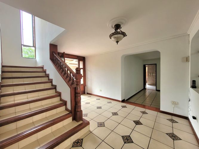 Casa de 5 alcobas en venta en Ciudad Jardin, Cali, 465 m² · foto 12 de 24