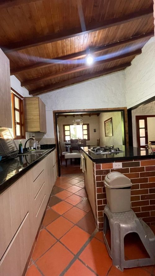 Casa de 4 alcobas en venta en Los Llanitos, Piedecuesta, 1004 m² · foto 11 de 20