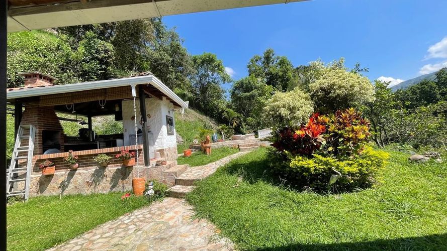 Casa de 4 alcobas en venta en Los Llanitos, Piedecuesta, 1004 m² · foto 14 de 20