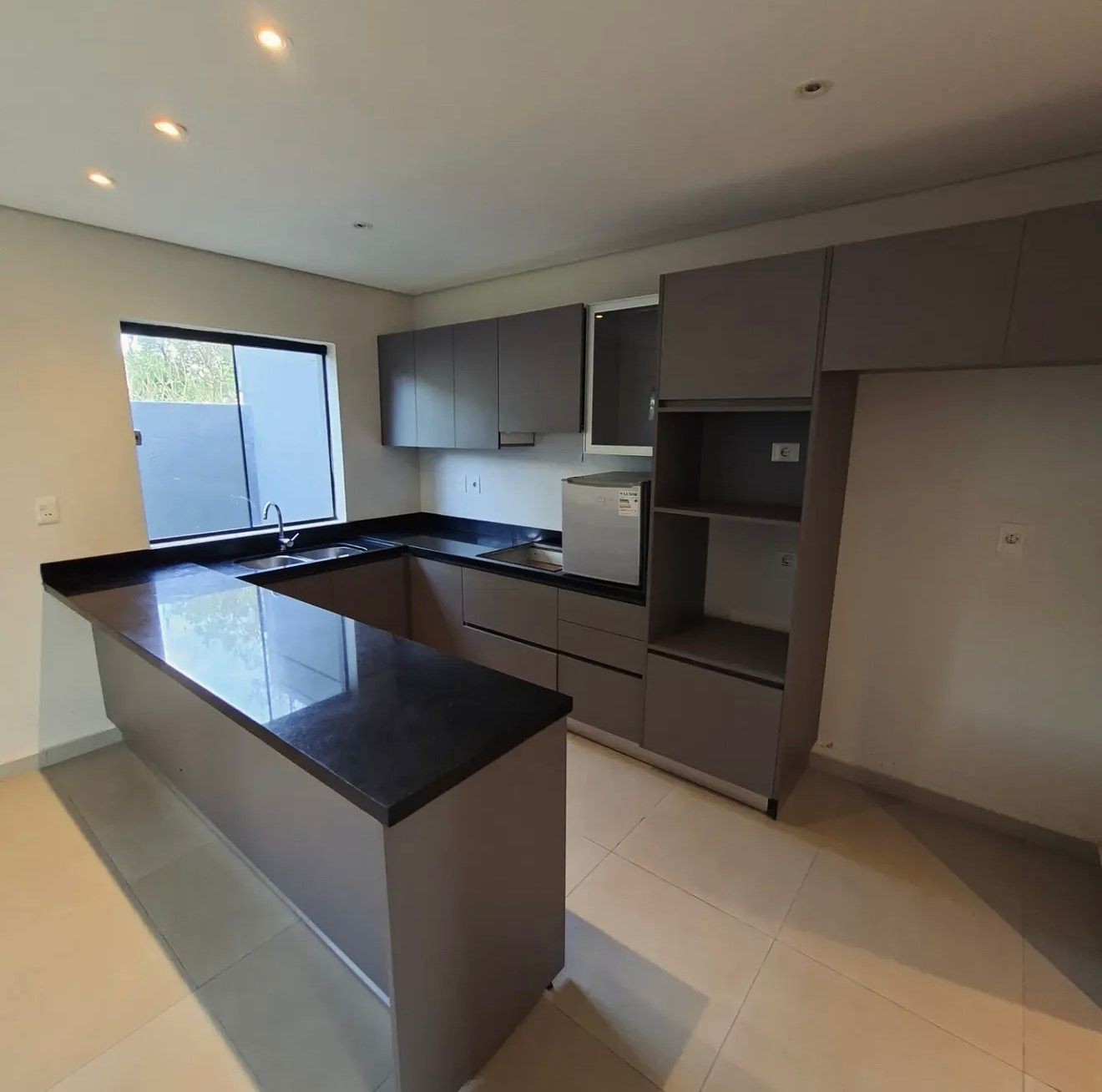 ALQUILO DUPLEX A ESTRENAR EN LUQUE — foto 2