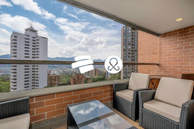 Apartamento en venta en El Poblado, Medellín · foto 2 de 24