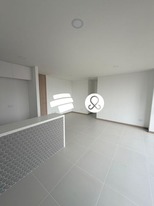 Apartamento de 3 alcobas en venta en Loma De La Doctora, Sabaneta, 73 m² · foto 2 de 14