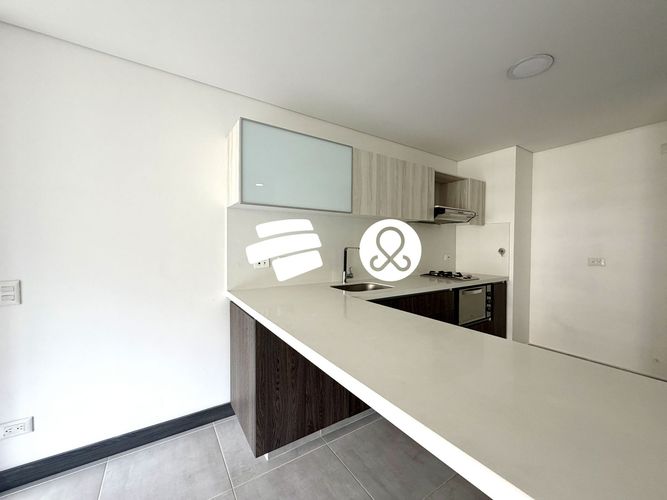 Apartamento en venta en El Poblado, Medellín · foto 2 de 19