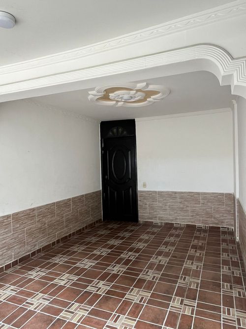 Casa de 5 alcobas en venta en San Miguel, Bucaramanga, 69 m² · foto 2 de 24