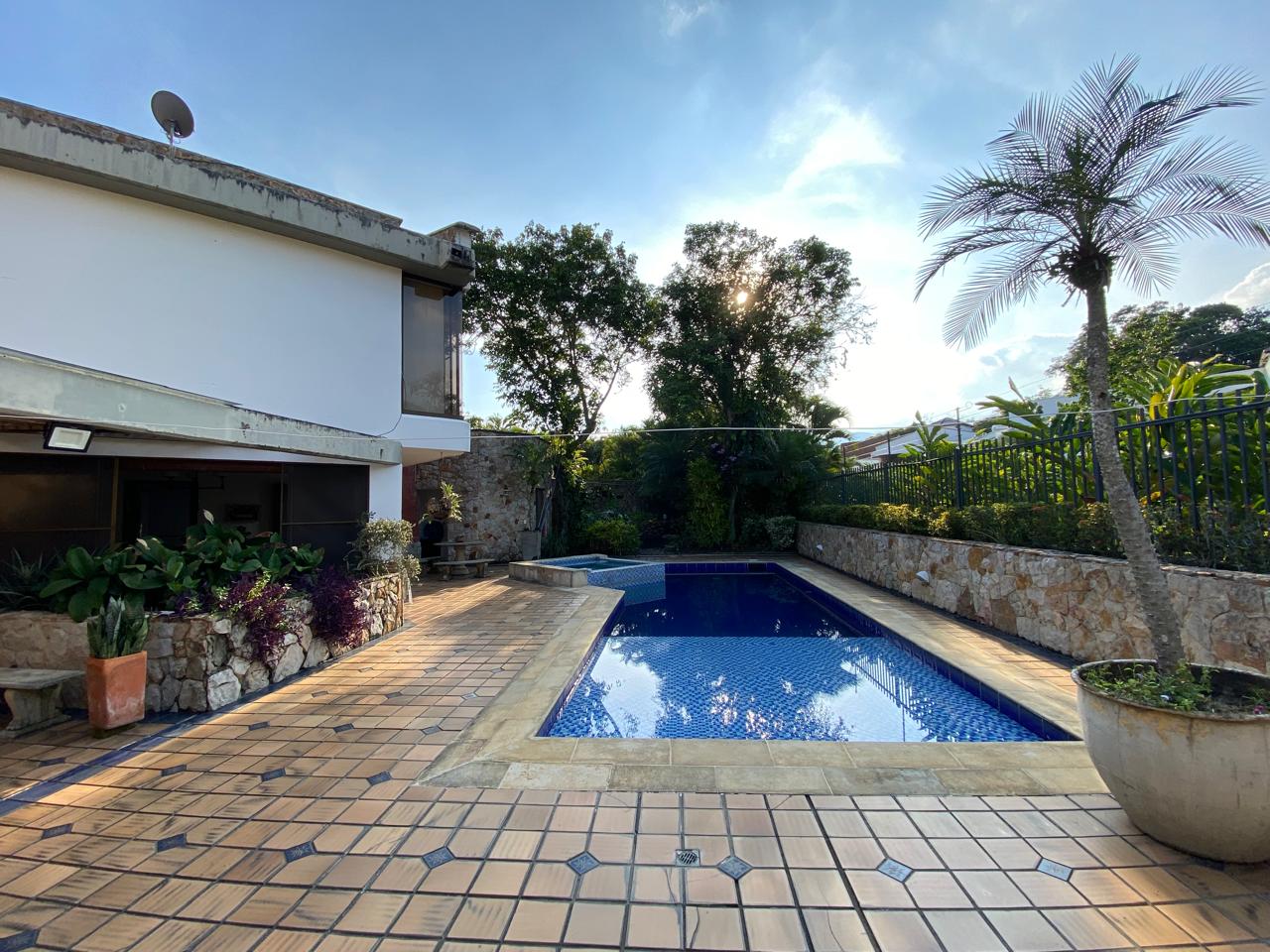 Casa de 4 habitaciones en venta en Cali — imagen 1 de 15