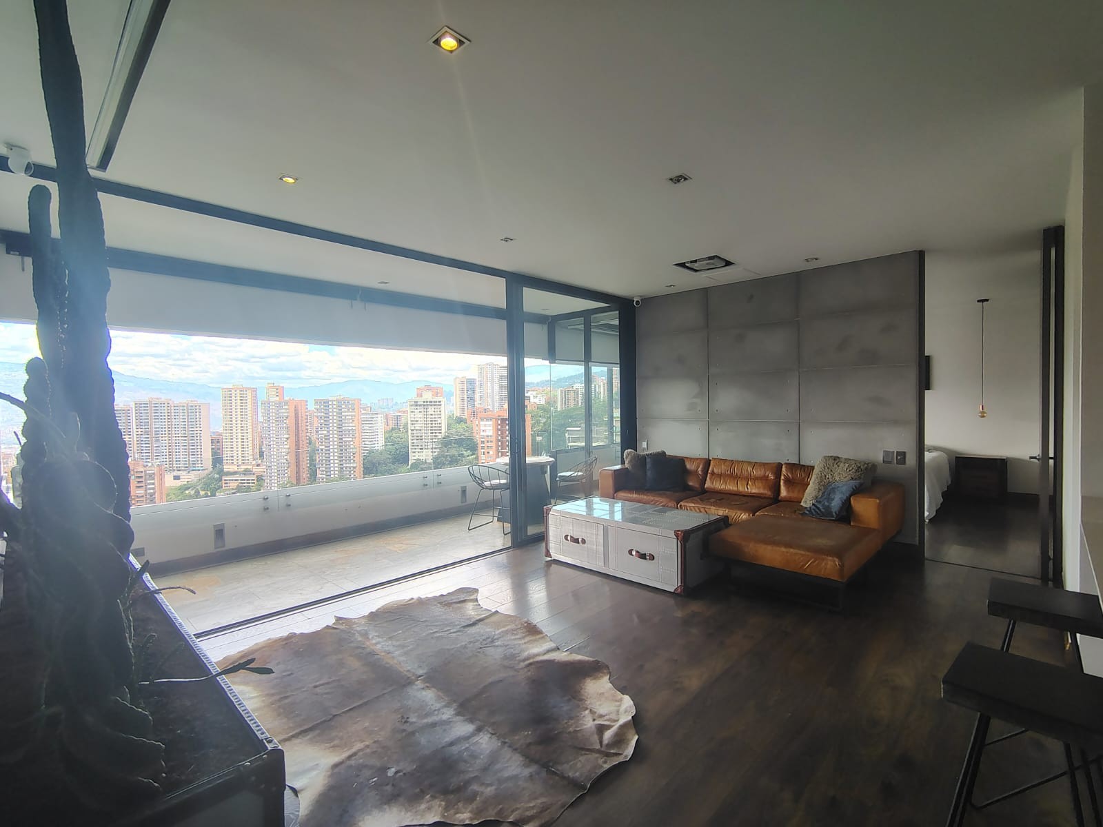 Apartamento en arriendo en El Poblado, Medellín · foto 2 de 17