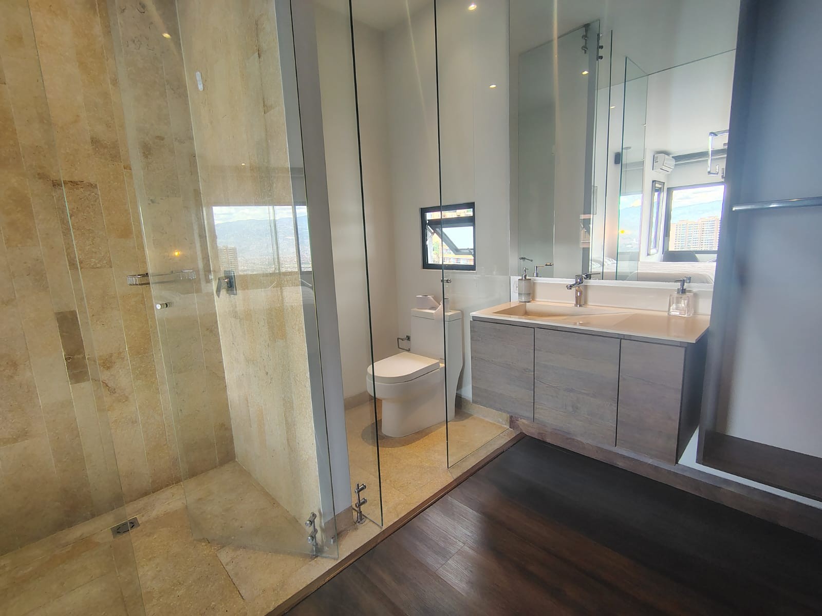 Apartamento en arriendo en El Poblado, Medellín · foto 16 de 17