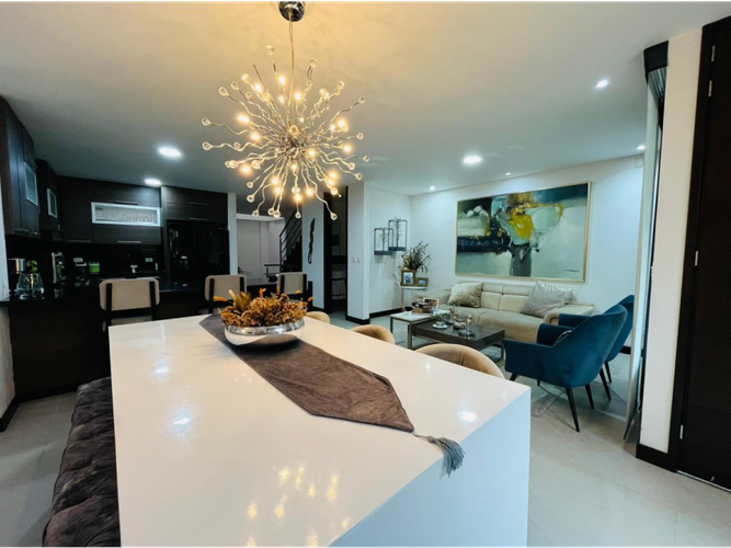 Casa de 4 alcobas en venta en Pinares, Pereira, 240 m² · foto 2 de 24