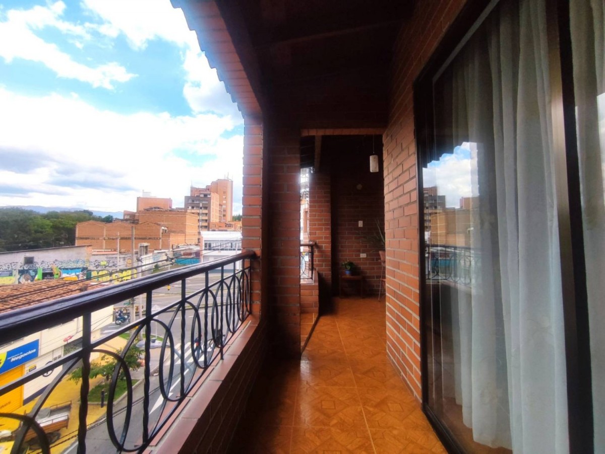 Apartamento en venta en Calasanz, Medellín · foto 2 de 24