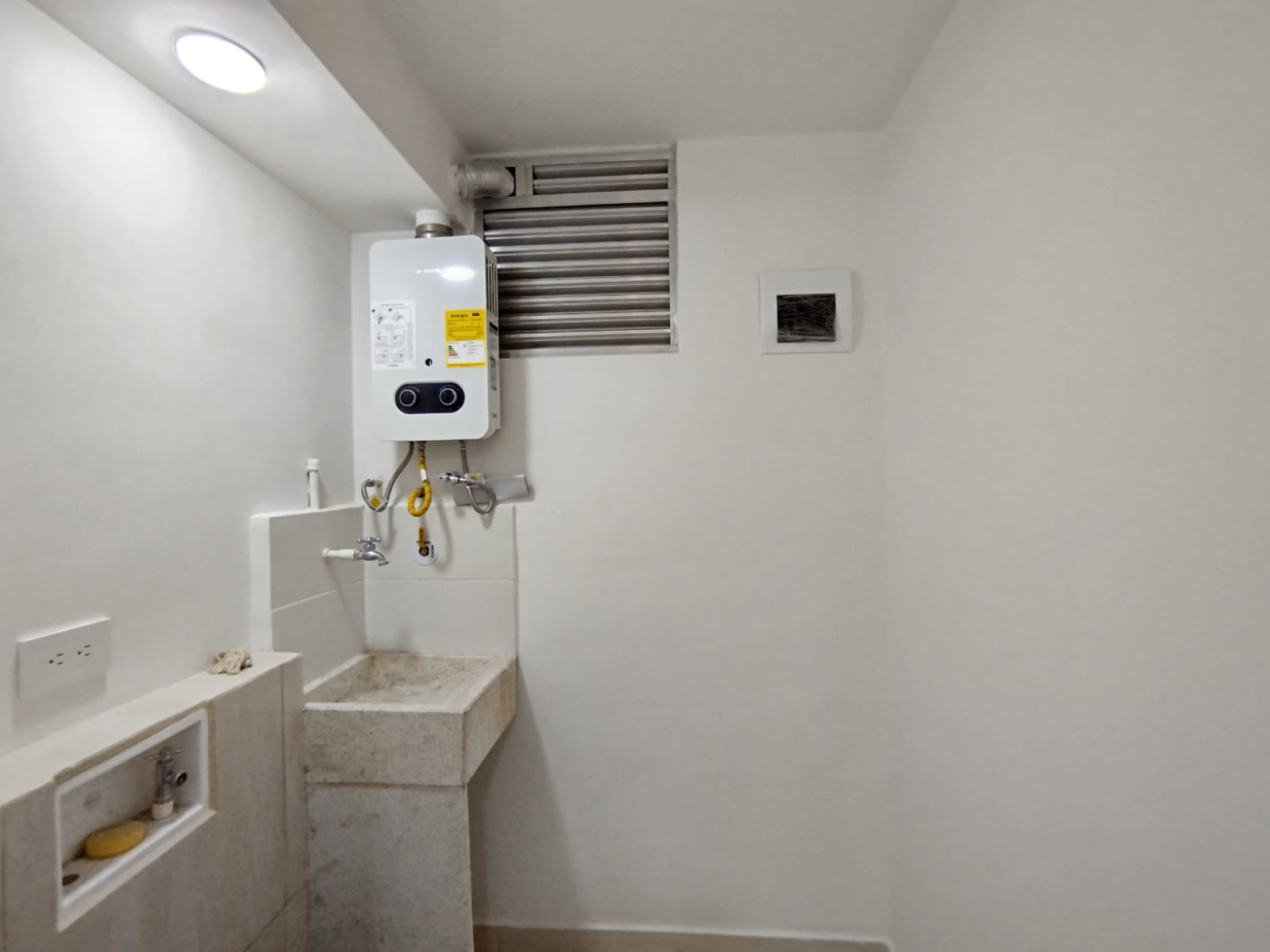 Apartamento en arriendo en Centro, Rionegro · foto 4 de 15