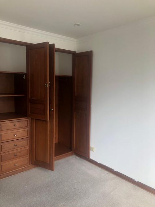 Apartamento de 5 alcobas en venta en Santa Barbara, Bogotá, 240 m² · foto 10 de 24