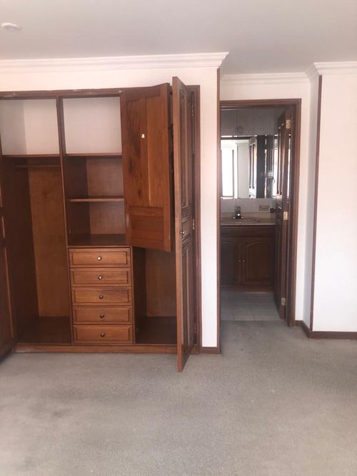 Apartamento de 5 alcobas en venta en Santa Barbara, Bogotá, 240 m² · foto 14 de 24
