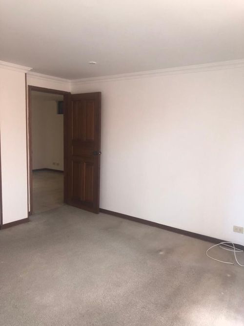 Apartamento de 5 alcobas en venta en Santa Barbara, Bogotá, 240 m² · foto 15 de 24