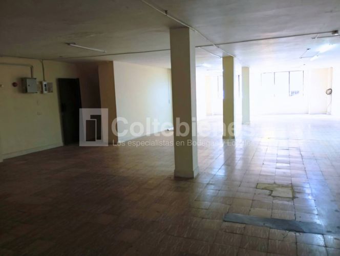 Local en arriendo en La Floresta, Medellín, 330 m² · foto 3 de 12