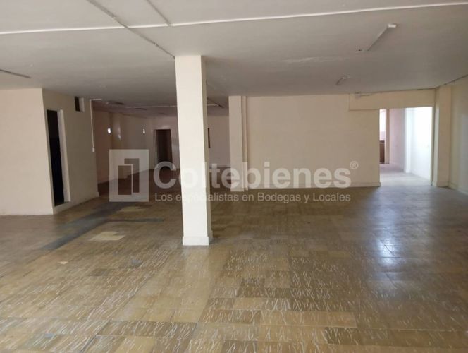 Local en arriendo en La Floresta, Medellín, 330 m² · foto 11 de 12