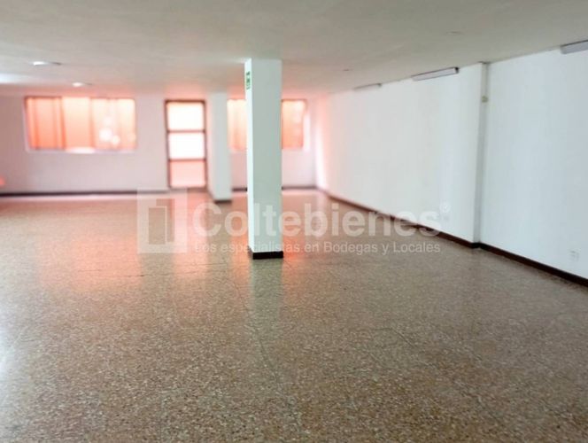 Local en arriendo en La Floresta, Medellín, 180 m² · foto 3 de 12