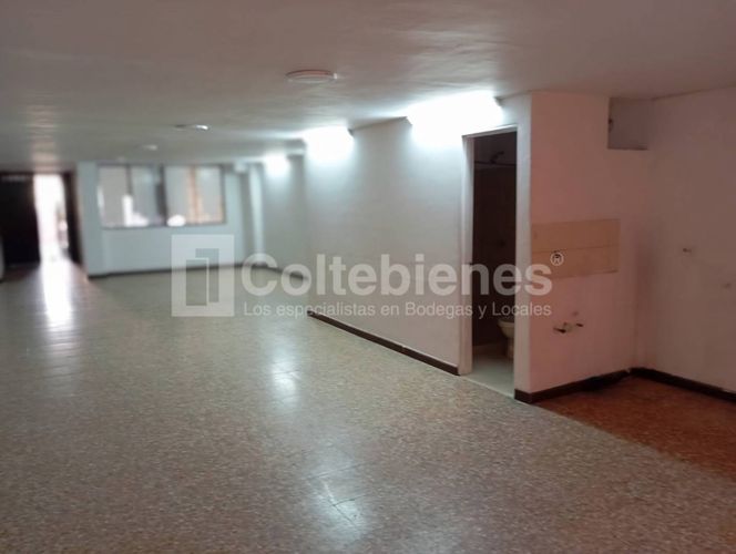 Local en arriendo en La Floresta, Medellín, 180 m² · foto 11 de 12