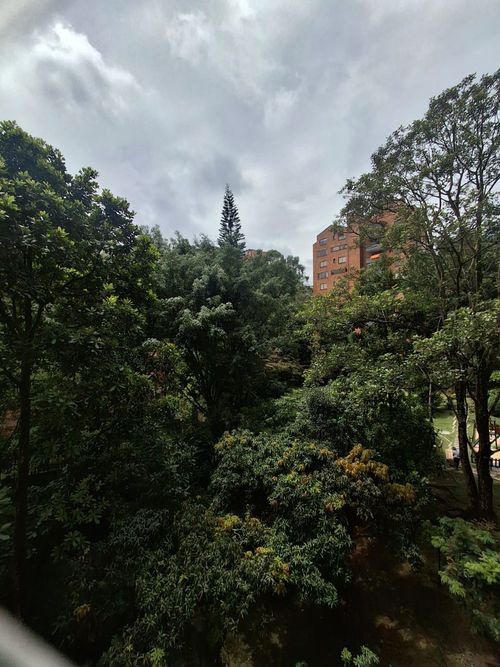 Apartamento de 3 alcobas en arriendo en El Poblado, Medellín, 130 m² · foto 3 de 24