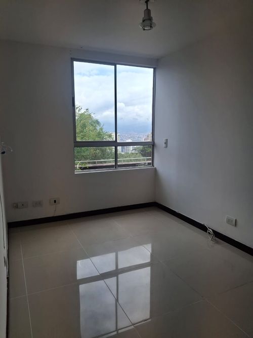 Apartamento de 3 alcobas en arriendo en El Poblado, Medellín, 130 m² · foto 9 de 24