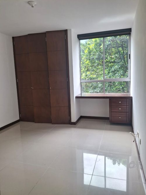 Apartamento de 3 alcobas en arriendo en El Poblado, Medellín, 130 m² · foto 13 de 24