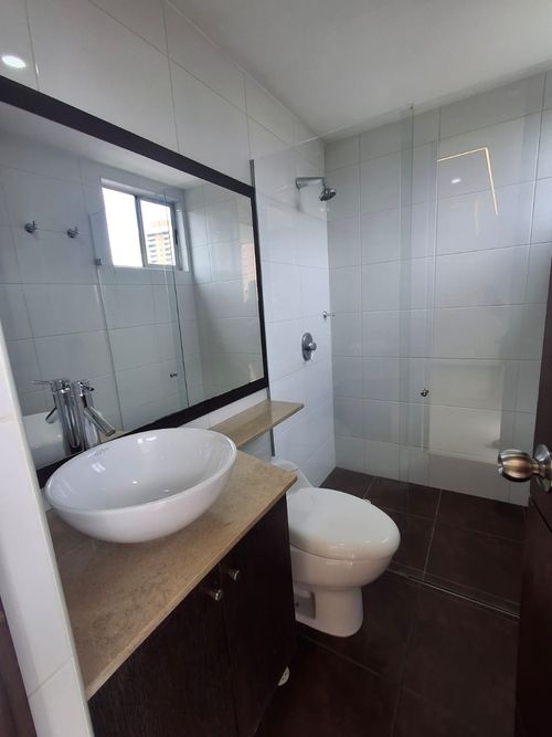 Apartamento de 3 alcobas en arriendo en El Poblado, Medellín, 130 m² · foto 19 de 24
