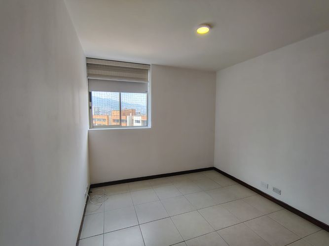 Apartamento de 2 alcobas en arriendo en El Poblado, Medellín, 100 m² · foto 11 de 18