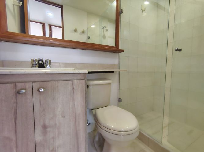 Apartamento de 2 alcobas en arriendo en El Poblado, Medellín, 100 m² · foto 16 de 18