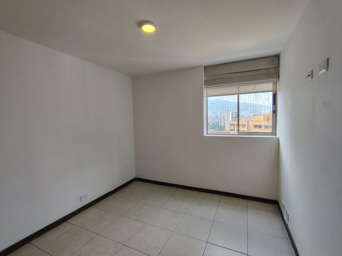 Apartamento de 2 alcobas en arriendo en El Poblado, Medellín, 100 m² · foto 13 de 18
