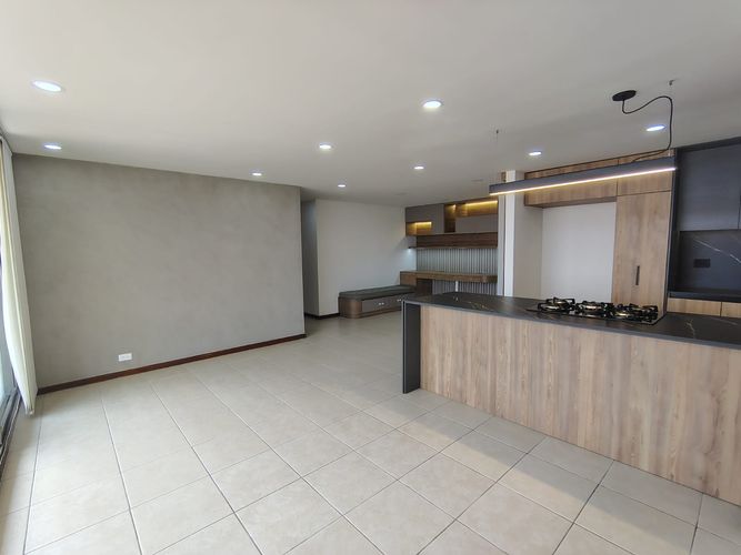 Apartamento de 2 alcobas en arriendo en El Poblado, Medellín, 100 m² · foto 3 de 18