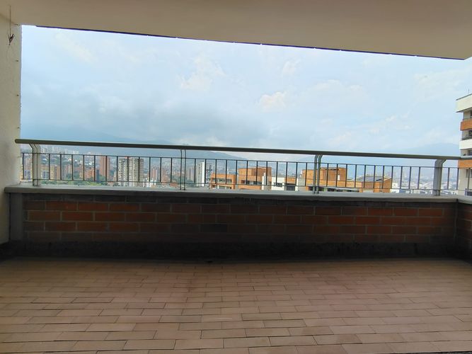 Apartamento de 2 alcobas en arriendo en El Poblado, Medellín, 100 m² · foto 18 de 18